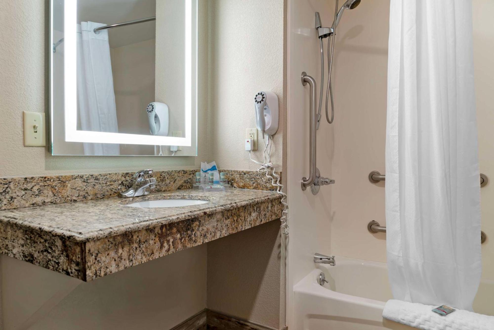 Best Western Executive Inn & Suites Grand Rapids Ngoại thất bức ảnh