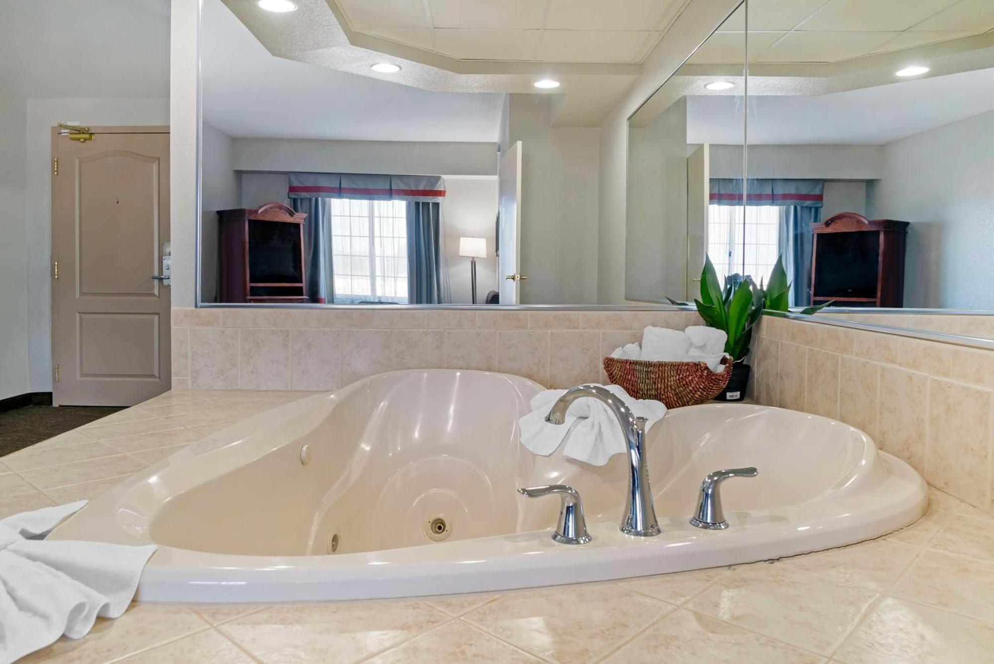 Best Western Executive Inn & Suites Grand Rapids Ngoại thất bức ảnh